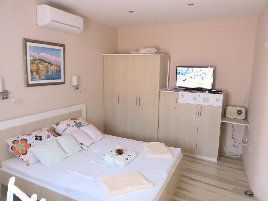 Apartments Cico Šibenik Rum bild